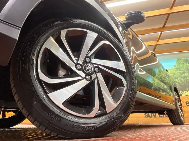 �y����17�C���`�A���~�z�C�[���z�O�ςɃ}�b�`���������A���~�z�C�[���𑕒����Ă���܂��B�e��ЊO�A���~�z�C�[����A�X�^�b�h���X�^�C�����戵�����Ă���܂��B���񂲑��k����������