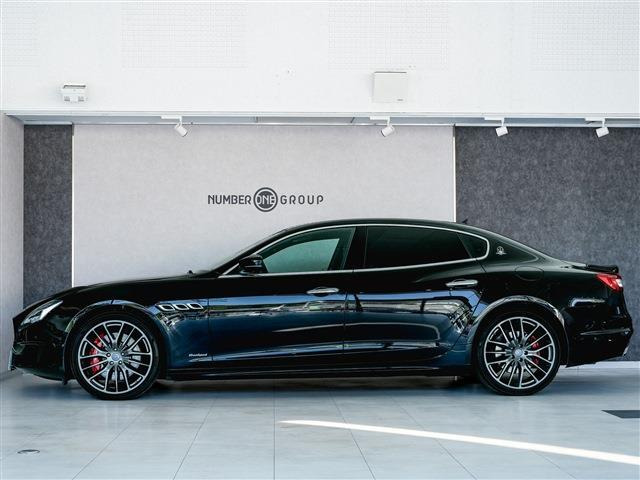 当店は自社整備工場を完備しており、ご購入後のアフターフォローまでしっかりと対応させていただきます。