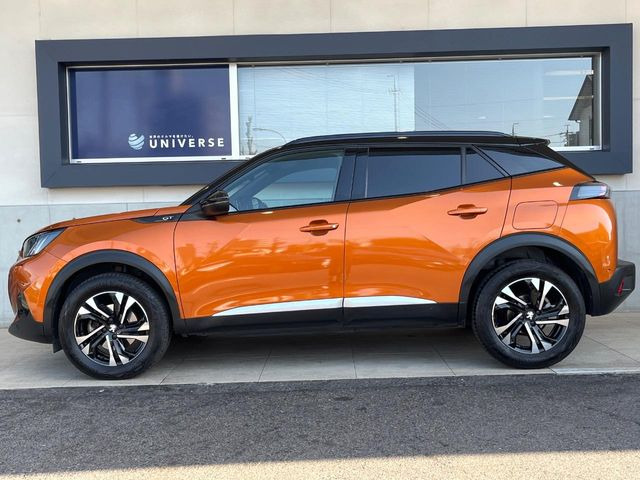 高透明度のガラス皮膜で撥水はもちろん、上質なツヤ・光沢を実現。紫外線や酸性雨から大切な愛車を保護し、色あせ・劣化を防止。「弾スプラッシュコート」、「弾プリミッサコート」からお選びいただけます