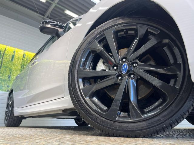 【純正18インチアルミホイール】外観にマッチした純正アルミホイールを装着しております。各種社外アルミホイールや、スタッドレスタイヤも取扱いしております。是非ご相談ください♪