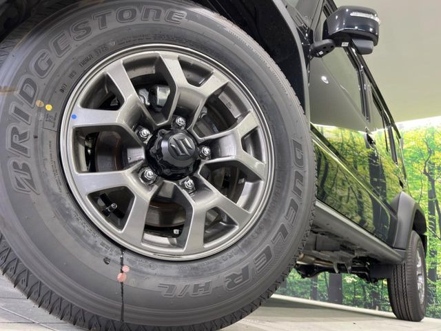 �y����15�C���`�A���~�z�C�[���z�O�ςɃ}�b�`���������A���~�z�C�[���𑕒����Ă���܂��B�e��ЊO�A���~�z�C�[����A�X�^�b�h���X�^�C�����戵�����Ă���܂��B���񂲑��k����������