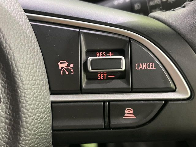 【アダプティブクルーズコントロール】高速道路での長距離走行が楽に!!自動で速度を保つクルーズコントロールが、衝突軽減システムと連携し、前方の車両を感知して車間を保つように速度調節してくれます!!