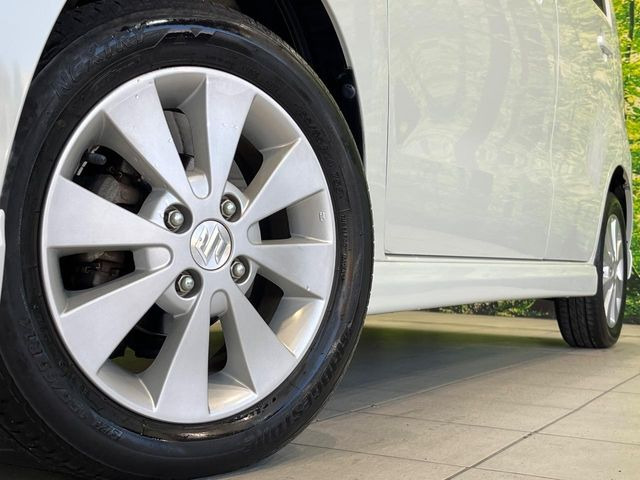 �y����14�C���`�A���~�z�C�[���z�O�ςɃ}�b�`���������A���~�z�C�[���𑕒����Ă���܂��B�e��ЊO�A���~�z�C�[����A�X�^�b�h���X�^�C�����戵�����Ă���܂��B���񂲑��k����������