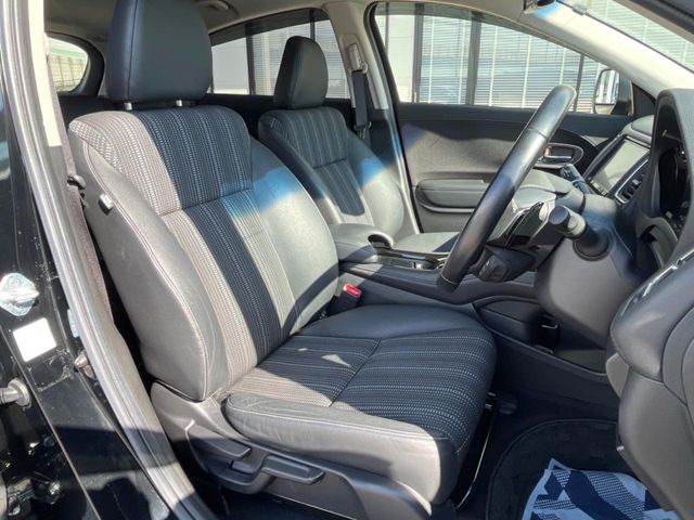 �y�n�[�t���U�[�V�[�g�z�������ƍ���S�n�𗼗������l�C�̃V�[�g���w�ʁE���ʂ̃t�@�u���b�N�f�ނ́A�ʋC���̗ǂ��⊊��ɂ����ɗD��Ă��܂��B�C���╞���ɍ��E���ꂸ���K�ɂ���肢�������܂��B