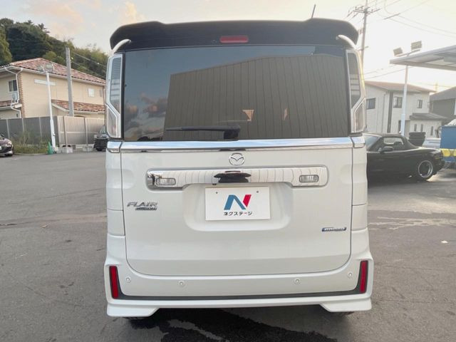 安心の最長10年・走行無制限保証(有償)をご用意。保証内容も充実はもちろん、無料点検&オイル交換や、年中無休の全国・24時間ロードサービスも付帯されておりますのでご安心下さい。