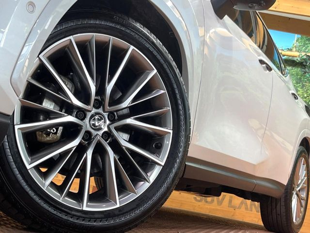 �y����20�C���`�A���~�z�C�[���z�O�ςɃ}�b�`���������A���~�z�C�[���𑕒����Ă���܂��B�e��ЊO�A���~�z�C�[����A�X�^�b�h���X�^�C�����戵�����Ă���܂��B���񂲑��k����������