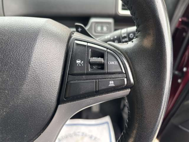 �A�_�N�e�B�u�N���[�Y�R���g���[��