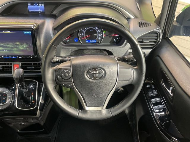 �y�����v�����X�e�A�����O�z�㎿�Ȋv���g�p���邱�ƂŁA��ɂ����������݂ƂĂ��^�]���₷���n���h���ł���