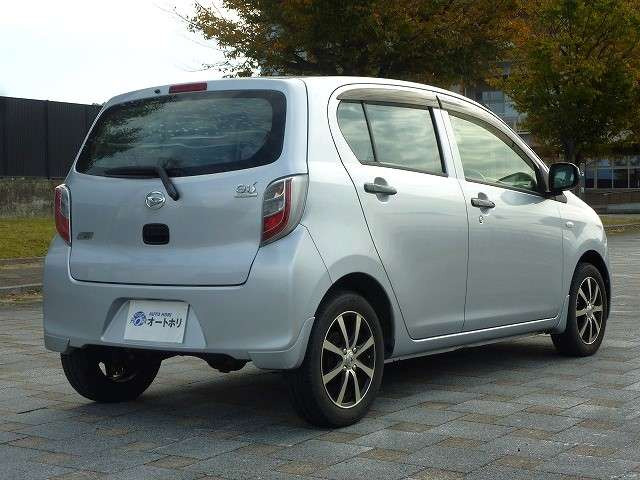 ミライースLf メモリアルエディション 4WD