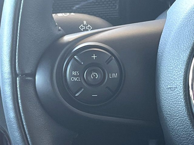 ���I�[�g�N���[�Y�R���g���[��:�������H�⎩���Ԑ�p���H���ɂāA�葬���q���\�ƂȂ�֗��ȋ@�\�ł��B�������ړ��̍ۂł����ɂ����֗��ɂ��g�����������܂���