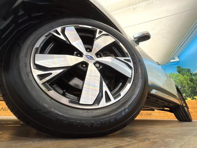 �y����18�C���`�A���~�z�C�[���z�O�ςɃ}�b�`���������A���~�z�C�[���𑕒����Ă���܂��B�e��ЊO�A���~�z�C�[����A�X�^�b�h���X�^�C�����戵�����Ă���܂��B���񂲑��k����������