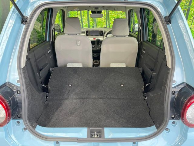 ���i�̂���������ʋ΁A���}���ɏ\���ȉ׎��X�y�[�X���m�ۂ��Ă���܂��B�Z�J���h�V�[�g��|���ƁA�傫�ȉו��̐ύڂ��\�ł���