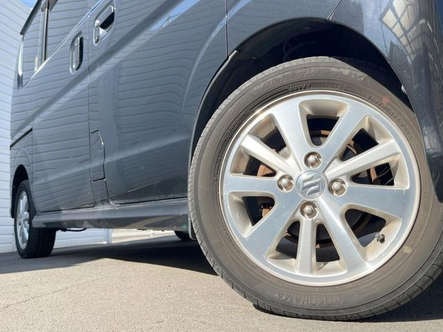 �y����14�C���`�A���~�z�C�[���z�O�ςɃ}�b�`���������A���~�z�C�[���𑕒����Ă���܂��B�e��ЊO�A���~�z�C�[����A�X�^�b�h���X�^�C�����戵�����Ă���܂��B���񂲑��k����������