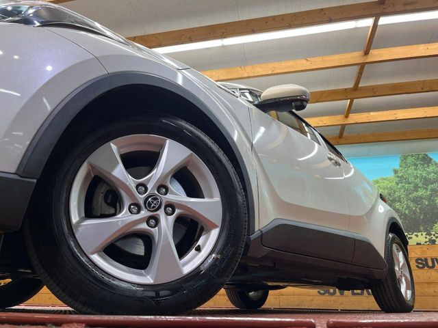 �y����17�C���`�A���~�z�C�[���z�O�ςɃ}�b�`���������A���~�z�C�[���𑕒����Ă���܂��B�e��ЊO�A���~�z�C�[����A�X�^�b�h���X�^�C�����戵�����Ă���܂��B���񂲑��k����������