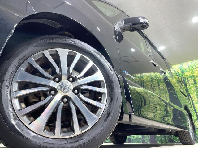 【純正16インチアルミホイール】外観にマッチした純正アルミホイールを装着しております。各種社外アルミホイールや、スタッドレスタイヤも取扱いしております。是非ご相談ください♪