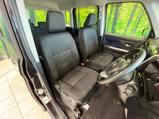 運転席シート廻りは使用感も少なく、良好な状態となっています。丁寧に使われていたことがよくわかりますね。