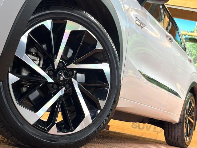 �y����20�C���`�A���~�z�C�[���z�O�ςɃ}�b�`���������A���~�z�C�[���𑕒����Ă���܂��B�e��ЊO�A���~�z�C�[����A�X�^�b�h���X�^�C�����戵�����Ă���܂��B���񂲑��k����������