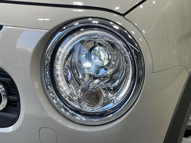 �yLED�w�b�h���C�g�z���V����ԑ��s�����ǍD�Ȏ��E���m�ۂ����S���ĉ^�]�ł��鍂�P�xLED�w�b�h���C�g�𑕔�!�_�����x�������A����d�͂��}�����Ă��܂��B