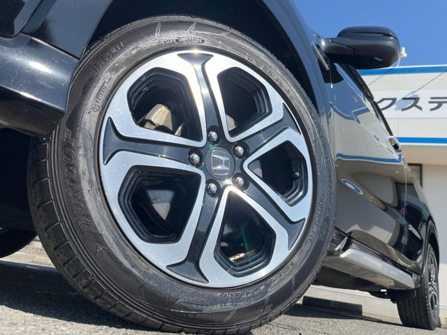 �y����17�C���`�A���~�z�C�[���z�O�ςɃ}�b�`���������A���~�z�C�[���𑕒����Ă���܂��B�e��ЊO�A���~�z�C�[����A�X�^�b�h���X�^�C�����戵�����Ă���܂��B���񂲑��k����������