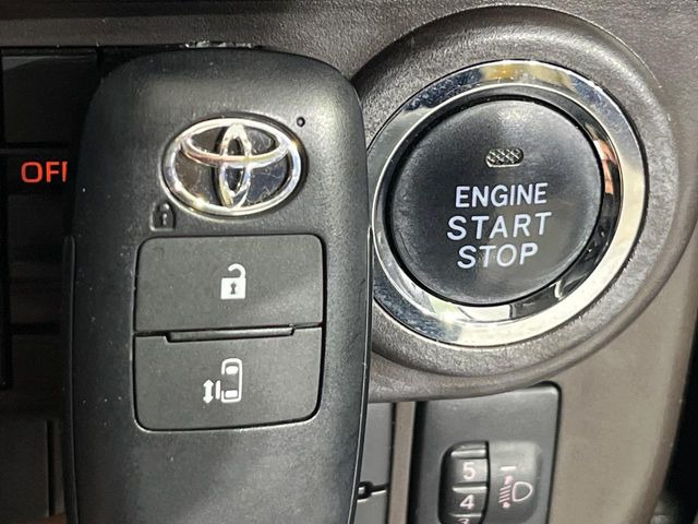 �y�X�}�[�g�L�[�z�J�o����|�P�b�g�ɓ��ꂽ�܂܂ł��h�A�̎{���E�������\�ȃX�}�[�g�L�[�𑕔��B�G���W���̃I���E�I�t�����J�M�����o���K�v����������Ƃ��Ă��֗��ł���