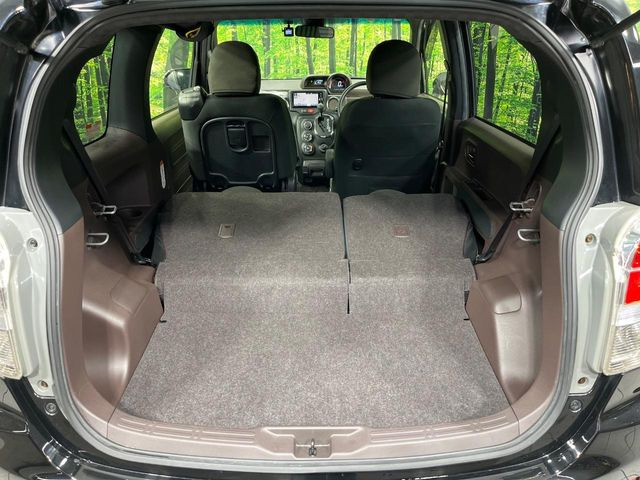 ���i�̂���������ʋ΁A���}���ɏ\���ȉ׎��X�y�[�X���m�ۂ��Ă���܂��B�Z�J���h�V�[�g��|���ƁA�傫�ȉו��̐ύڂ��\�ł���