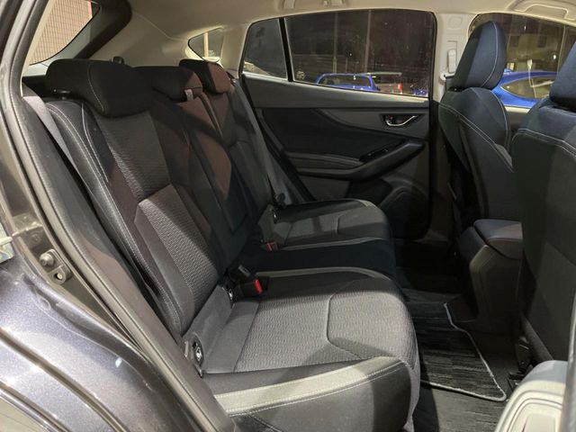 後部座席も気になるようなキズ・汚れやへたり等、大きなダメージはなく、良好な状態です。