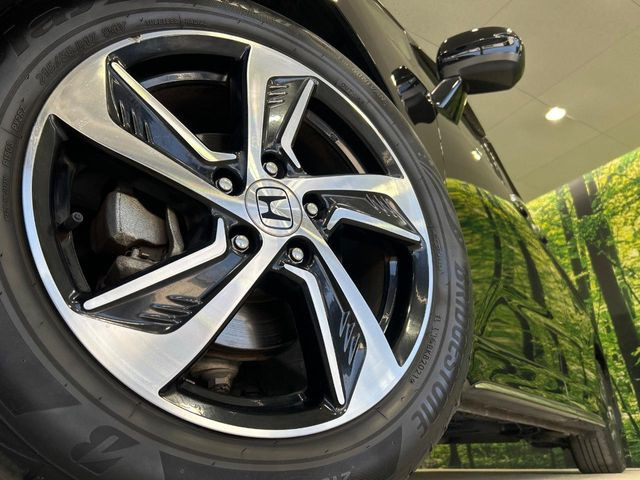 �y����17�C���`�A���~�z�C�[���z�O�ςɃ}�b�`���������A���~�z�C�[���𑕒����Ă���܂��B�e��ЊO�A���~�z�C�[����A�X�^�b�h���X�^�C�����戵�����Ă���܂��B���񂲑��k����������