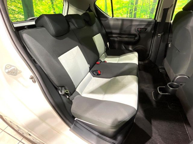 �R���p�N�g�J�[�ł����A�Z�J���h�V�[�g�͏\���ȍL����������K�ɂ���肢�������܂���V�[�g��|���đ傫�ȉו���ς񂾂�ƁA�p�r�̕����L��1��ł��B