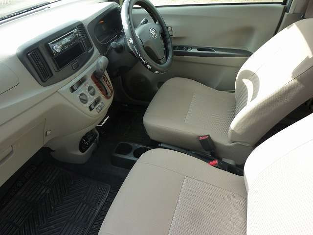 ミライースLf メモリアルエディション 4WD