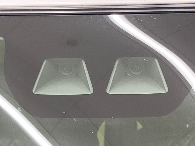 �y�X�}�[�g�A�V�X�g�z���s���ɑO���̎ԗ�����F�����A�Փ˂������Ȏ��͌x��ƃu���[�L�ŏՓˉ���Ɣ�Q�y�����A�V�X�g�B�����S�Ƀh���C�u�����y���݂��������܂��B