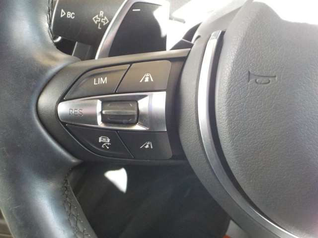 指定工場保有。購入からアフターフォローまで、お車のことは島根県出雲市のフレストにお任せください。営業時間9:00〜19:00、水曜日定休