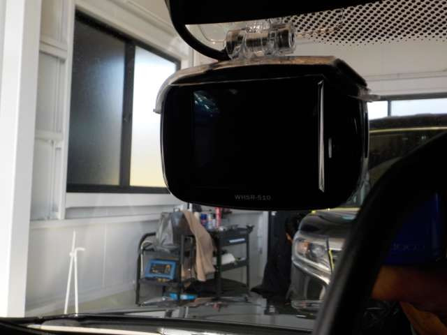 指定工場保有。購入からアフターフォローまで、お車のことは島根県出雲市のフレストにお任せください。営業時間9:00〜19:00、水曜日定休