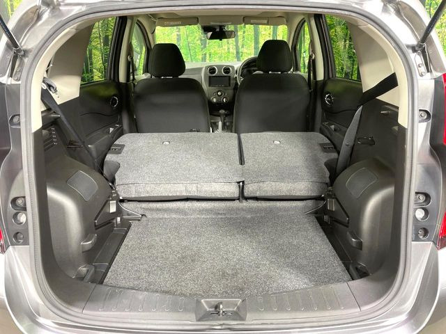 ���i�̂���������ʋ΁A���}���ɏ\���ȉ׎��X�y�[�X���m�ۂ��Ă���܂��B�Z�J���h�V�[�g��|���ƁA�傫�ȉו��̐ύڂ��\�ł���