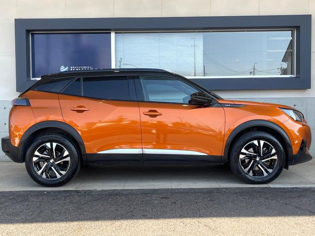 ●無料付帯の保証の他、安心の最長3年・走行無制限保証(有償)をご用意。輸入車を安心してお楽しみいただける様、保証内容も充実はもちろん、無料点検&オイル交換やロードサービスも付帯しております。