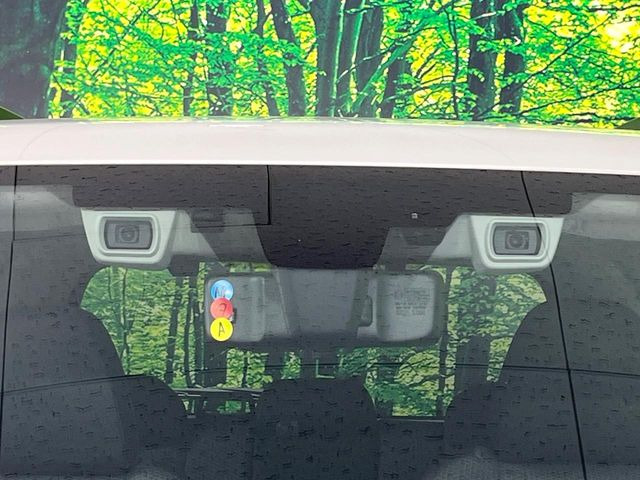 【アイサイト】幅広い車速域で、アクセル・ブレーキ・ステアリング操作を自動でアシスト。渋滞ストレスから高速巡航まで、様々なシーンで運転負荷を軽減してくれます♪