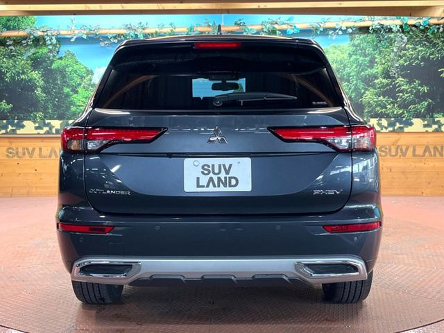 安心の最長10年・走行無制限保証(有償)をご用意。保証内容も充実はもちろん、無料点検&オイル交換や、年中無休の全国・24時間ロードサービスも付帯されておりますのでご安心下さい。