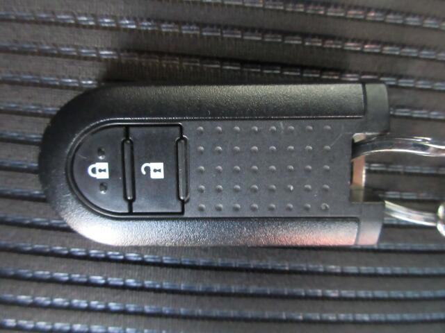 スマートキーで、ドアも楽々開閉♪