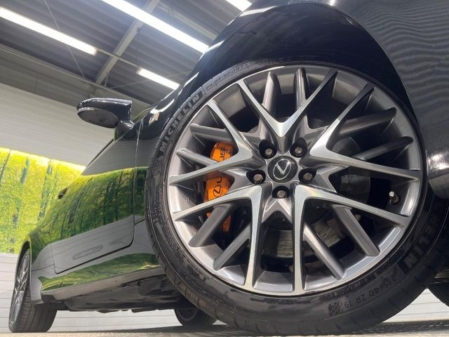 【純正19インチアルミホイール】外観にマッチした純正アルミホイールを装着しております。各種社外アルミホイールや、スタッドレスタイヤも取扱いしております。是非ご相談ください♪