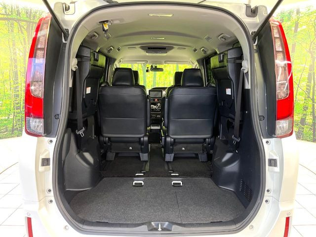 ���i�̂���������ʋ΁A���}���ɏ\���ȉ׎��X�y�[�X���m�ۂ��Ă���܂��B�Z�J���h�V�[�g��|���ƁA�傫�ȉו��̐ύڂ��\�ł���