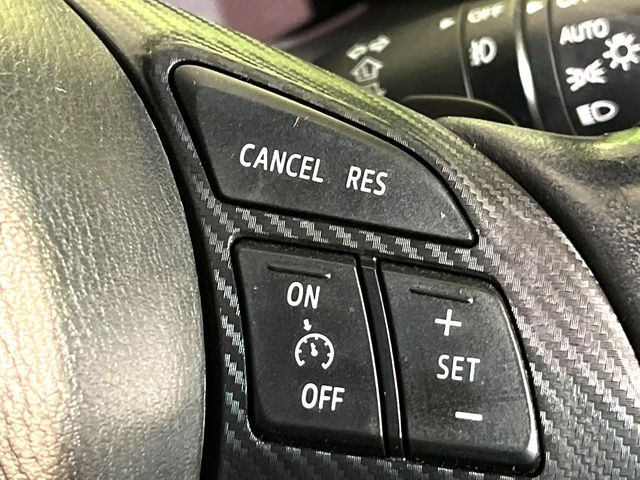 �y�N���[�Y�R���g���[���z�������H�����N���N���s�B�A�N�Z���𗣂��Ă���葬�x�ő��s���ł��A�������^�]���̕��S���y��!�����E�������ȒP�ȃX�C�b�`����Œ����ł��܂��B