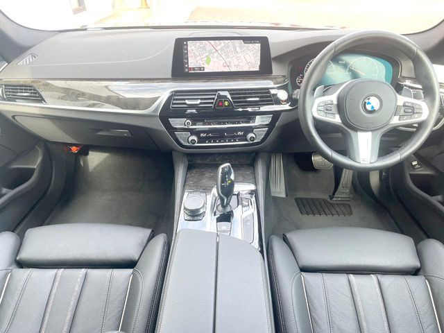 輸入車グループ総在庫数約2,000台!全国の系列店からメーカー・車種問わずご紹介出来るので、あなたにピッタリのお車が見つかるはずです♪まずはお問い合わせ下さい☆