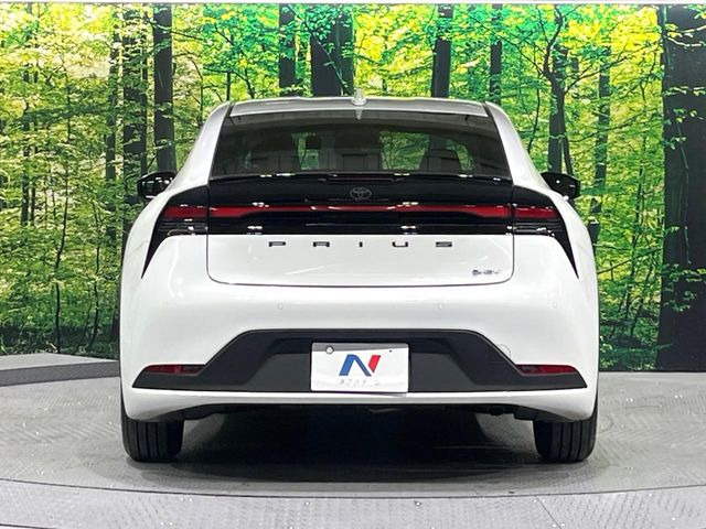 安心の最長10年・走行無制限保証(有償)をご用意。保証内容も充実はもちろん、無料点検&オイル交換や、年中無休の全国・24時間ロードサービスも付帯されておりますのでご安心下さい。