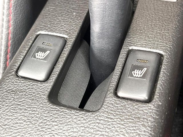 【シートヒーター】寒い日に重宝するシートヒーター!エアコンより早く温まってくれるので寒がりの人も安心ですね♪エアコンの温風は乾燥するから苦手、という方にもをおすすめです。