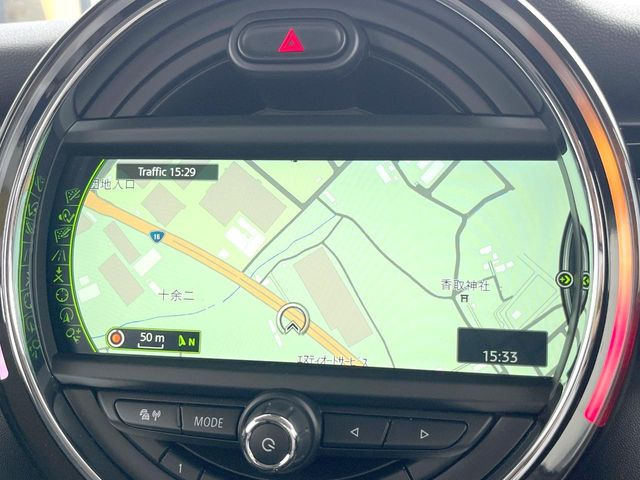 �������i�r:��̊��̂���i�r�́A����������ԓ������o���Ă���܂��B�I�[�f�B�I�@�\���[�����Ă���܂��̂ŁA�^�]�����y���߂܂���