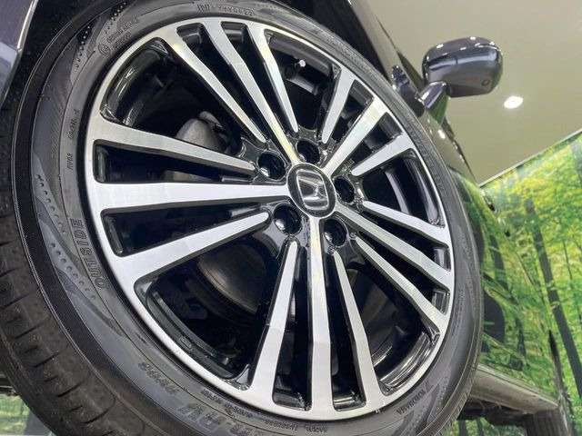 �y����18�C���`�A���~�z�C�[���z�O�ςɃ}�b�`���������A���~�z�C�[���𑕒����Ă���܂��B�e��ЊO�A���~�z�C�[����A�X�^�b�h���X�^�C�����戵�����Ă���܂��B���񂲑��k����������