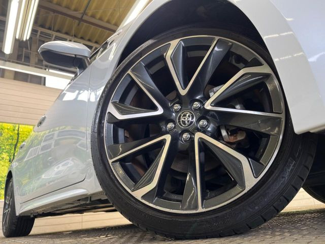 �y����18�C���`�A���~�z�C�[���z�O�ςɃ}�b�`���������A���~�z�C�[���𑕒����Ă���܂��B�e��ЊO�A���~�z�C�[����A�X�^�b�h���X�^�C�����戵�����Ă���܂��B���񂲑��k����������