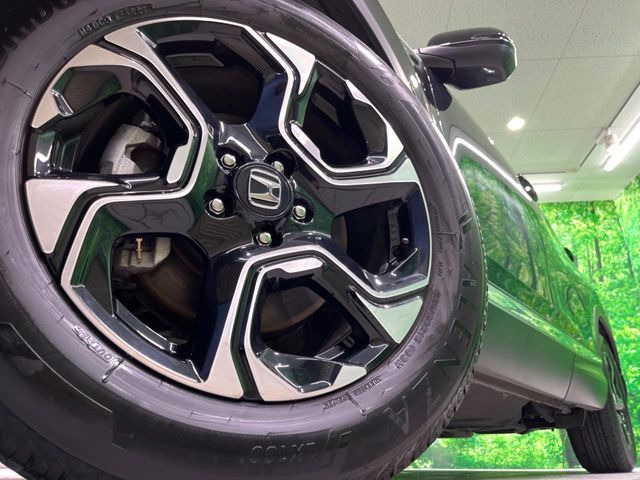 【純正18インチアルミホイール】外観にマッチした純正アルミホイールを装着しております。各種社外アルミホイールや、スタッドレスタイヤも取扱いしております。是非ご相談ください♪