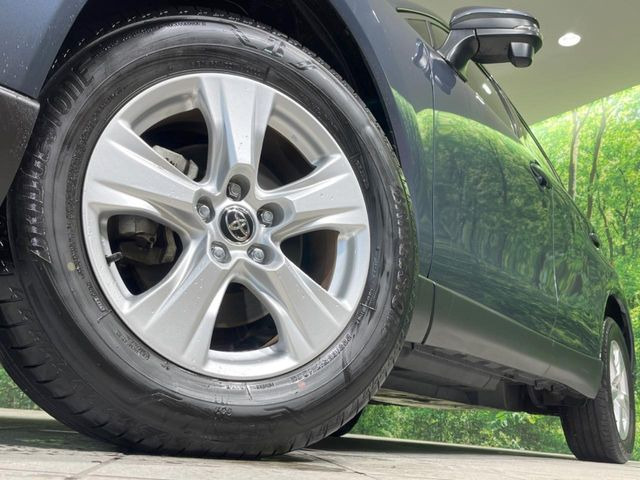 【純正17インチアルミホイール】外観にマッチした純正アルミホイールを装着しております。各種社外アルミホイールや、スタッドレスタイヤも取扱いしております。是非ご相談ください♪