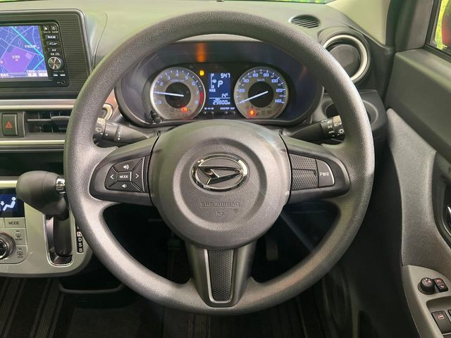 ステアリングも使用感が少なく、きれいな状態となっております♪