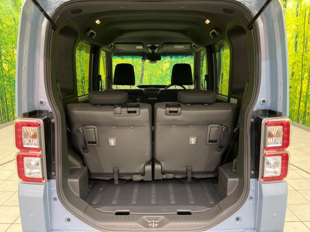 普段のお買い物や通勤、送迎等に十分な荷室スペースを確保しております。セカンドシートを倒すと、大きな荷物の積載も可能です♪